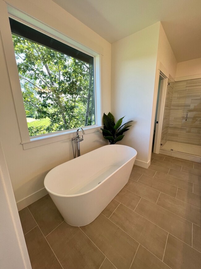 Building Photo - 107 Golf Vw Dr