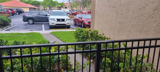 Building Photo - 220 SW 116th Ave