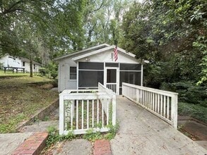 Building Photo - 421 S Beltline Blvd