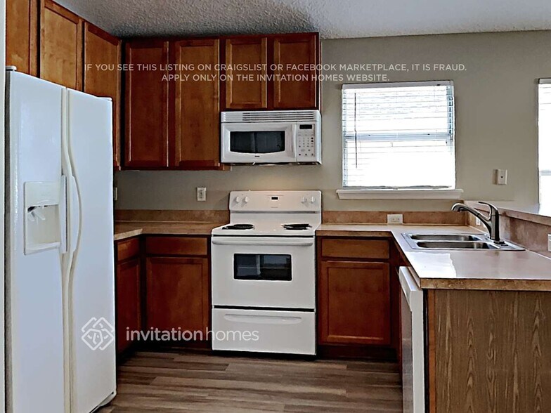 Building Photo - 1458 Canopy Oaks Dr