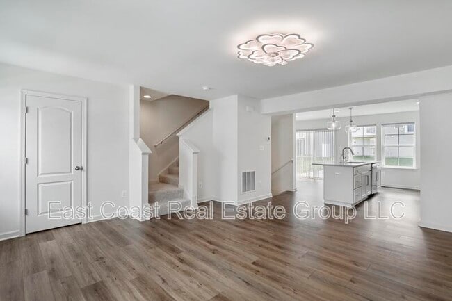 Building Photo - 40 Clifton Mnr