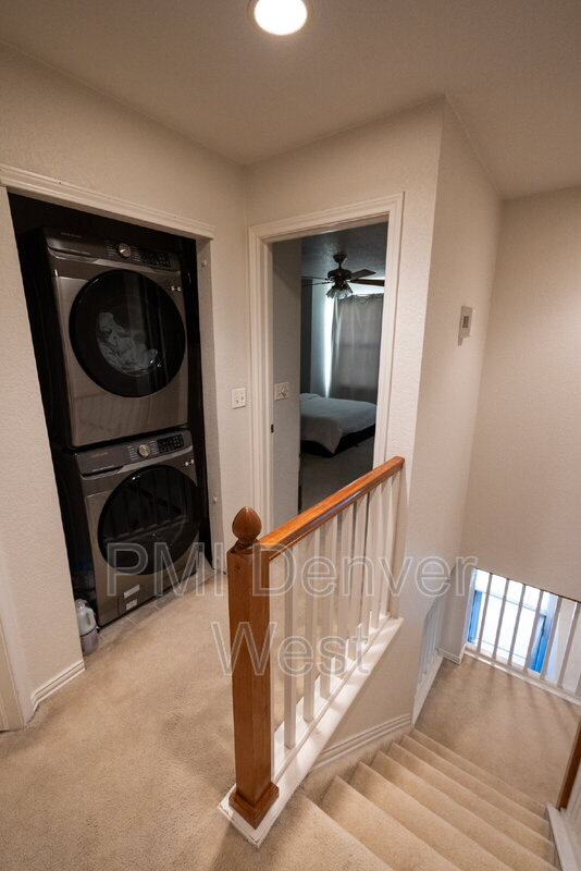 Building Photo - 9369 Longs Peak Dr