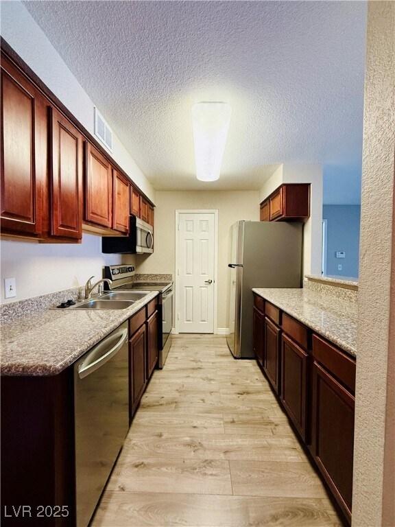 Building Photo - 2606 S Durango Dr