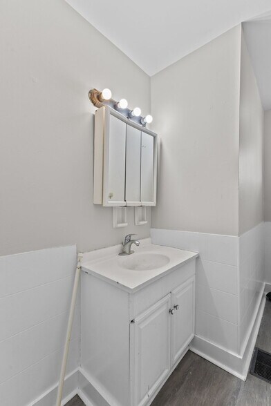 Building Photo - 345 Gimber Ct