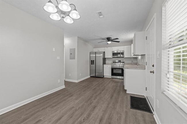 Building Photo - 425 Orchard Dr
