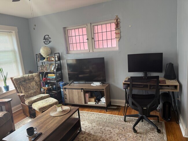 Primary Photo - 5225 Bancroft Ave