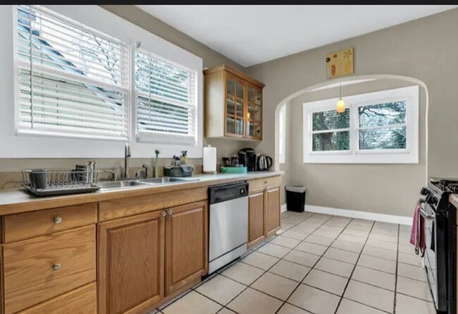 Building Photo - 1354 Winburn Dr