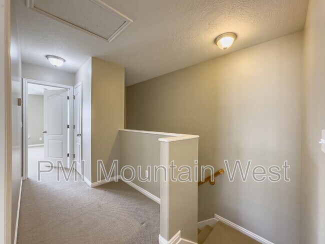 Building Photo - 948 Chelsea Ln