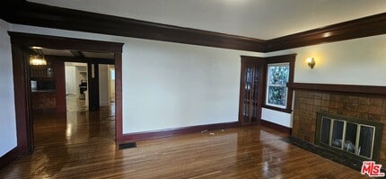 Building Photo - 1016 S Oxford Ave