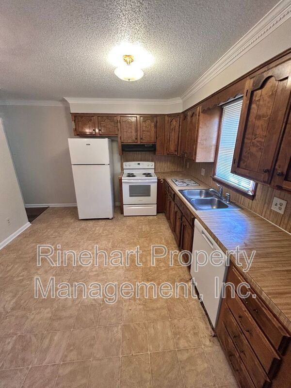Building Photo - 480 Willowspring Ln