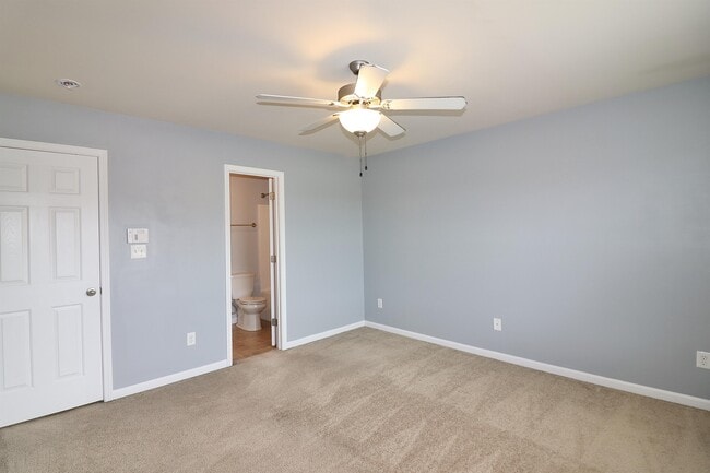 Building Photo - 198 Collinwood Dr