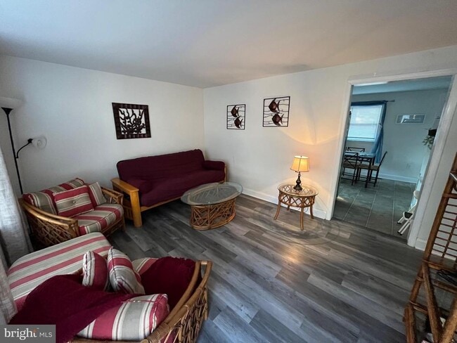 Building Photo - 22740 Holly Way W