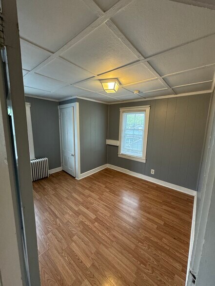 Building Photo - 331 King Philip St