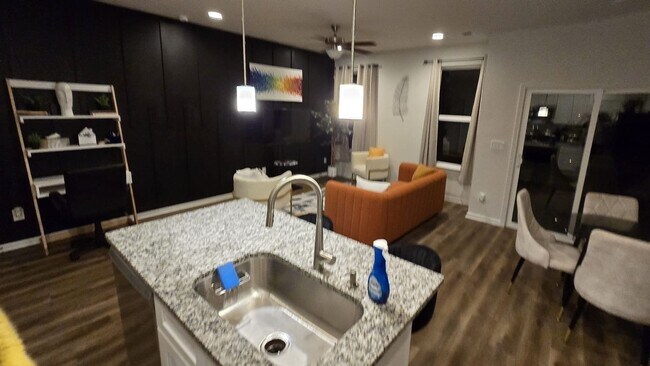 Building Photo - Charming 3BR Duplex in Charlotte