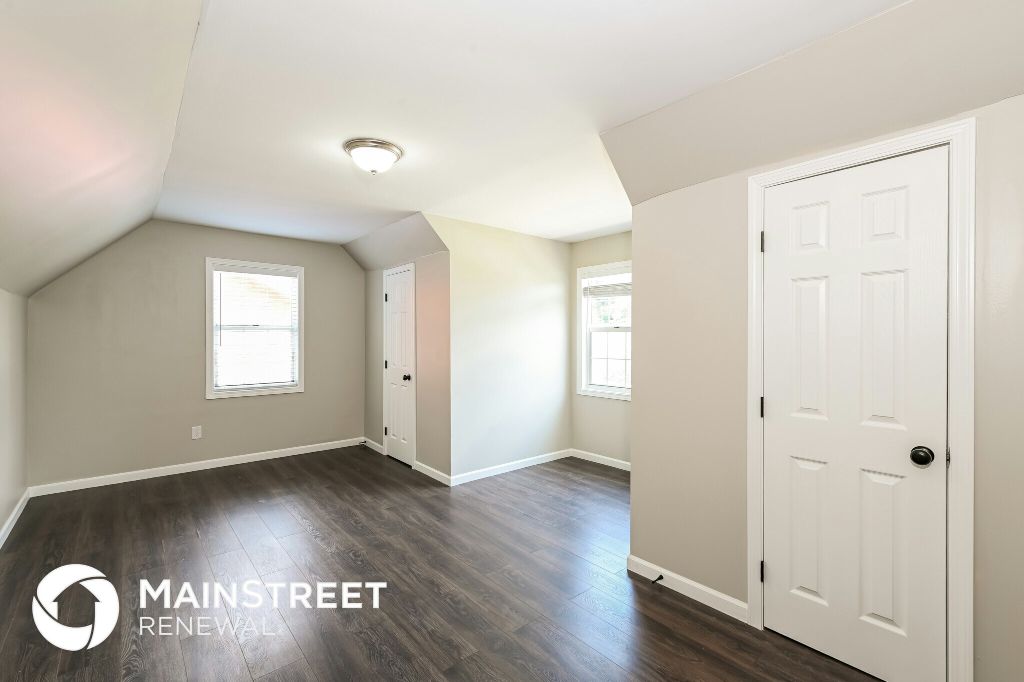 Building Photo - 493 Stonemill Manor