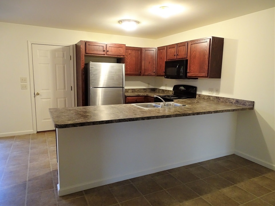 Building Photo - 144 Gable Dr