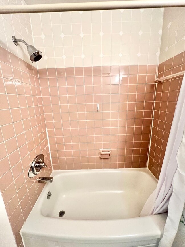 Building Photo - ***Waterfront Condo W/S/T INCLUDED!