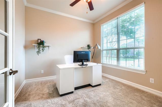 Building Photo - 949 Byron St