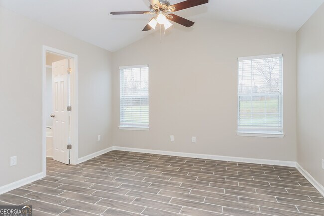 Building Photo - 312 Harris Ave