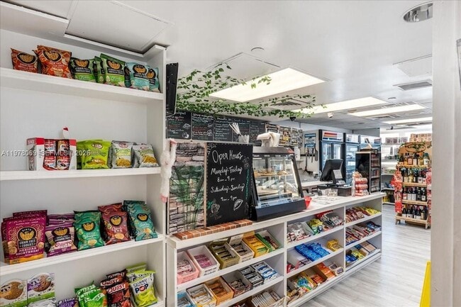 Building Photo - 650 West Ave