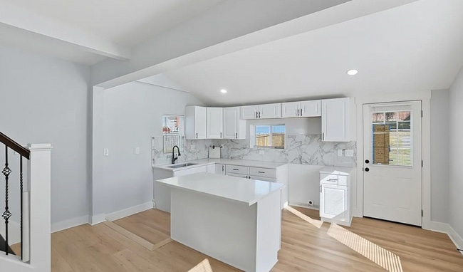 Building Photo - 1531 Chapel St