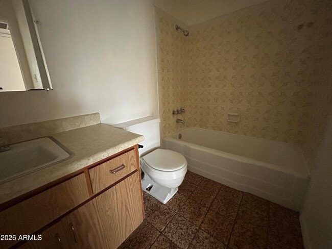 Building Photo - 2446 E Blanche Dr