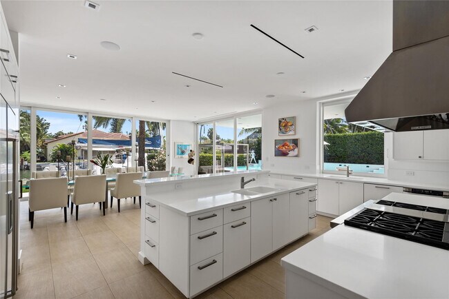 Building Photo - 500 Isle of Capri Dr