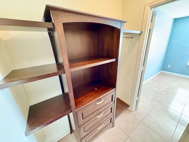 Building Photo - 2550 N Alafaya Trail