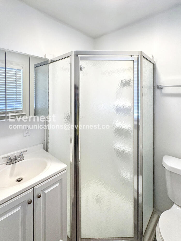 Building Photo - 10085 Brass Ring Rd