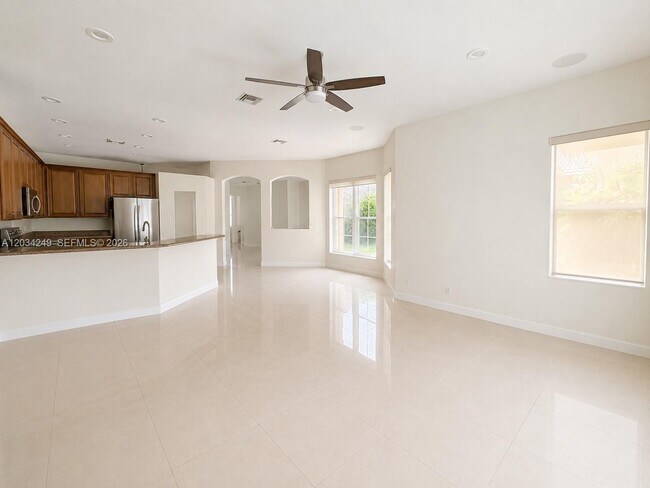 Building Photo - 4463 Rainbow Ave