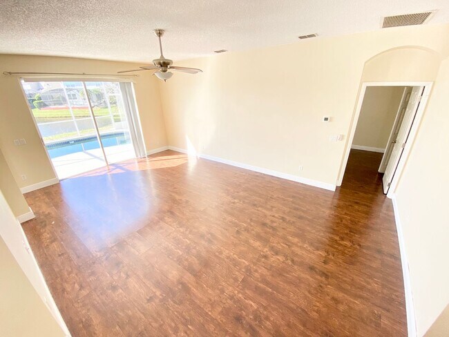 Building Photo - 729 Tuten Trail