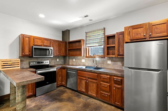 Building Photo - West Asheville Oasis