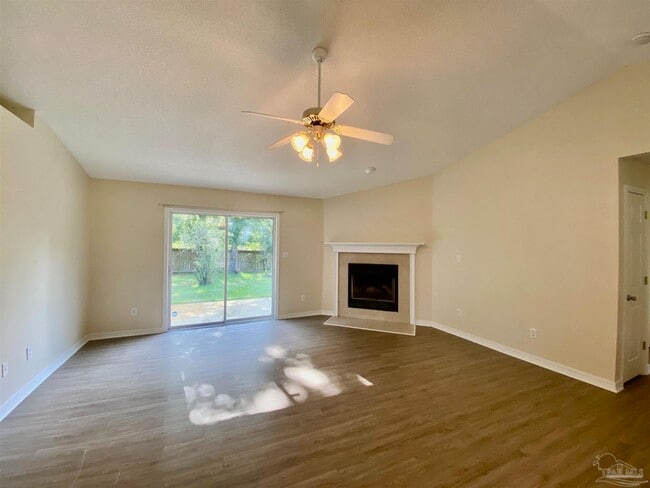 Primary Photo - 1550 Oakhill Rd