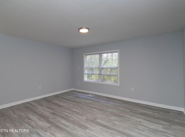 Building Photo - 770 Mahoney Rd