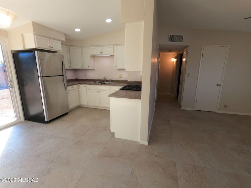 Building Photo - 6162 E 21st St