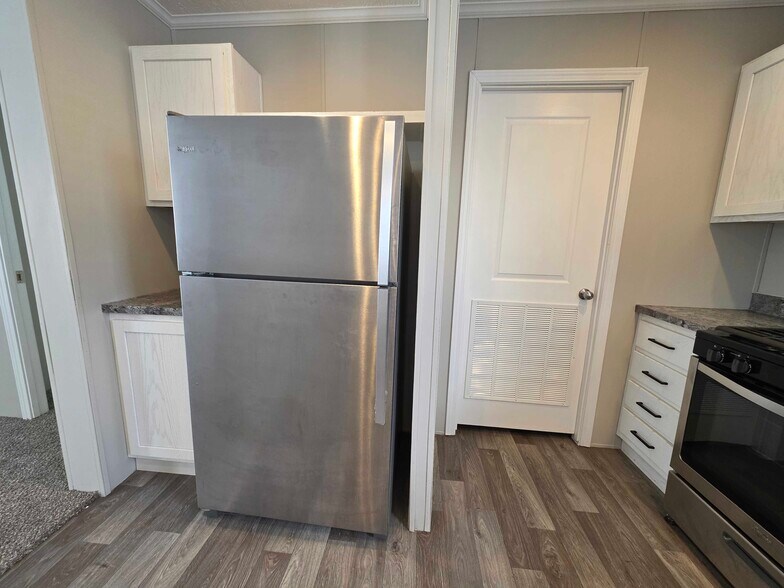 Building Photo - 3708 Cedar Loop