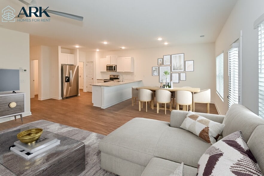 Building Photo - 120 The Heights Dr