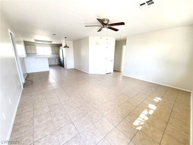 Building Photo - 1141 Sixshooter Ave