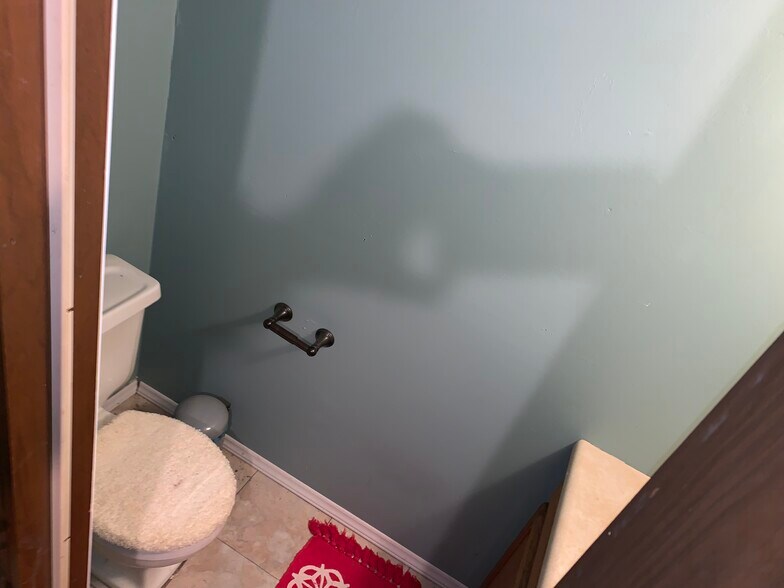 Building Photo - 4304 Royalview Dr