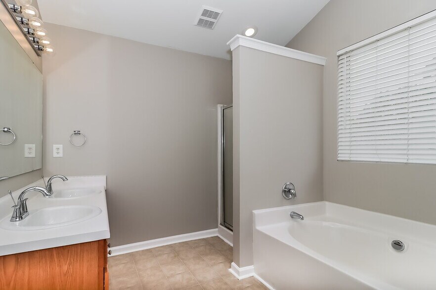 Building Photo - 7034 Advocator Ln