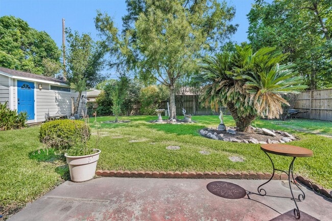 Building Photo - 1102 Mosher Ln