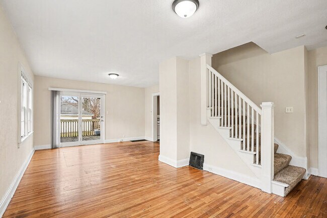 Building Photo - Charming Three Bedroom Home in a Convenient Location