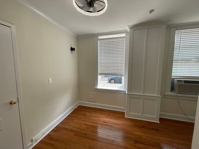 Building Photo - 24 E Liberty