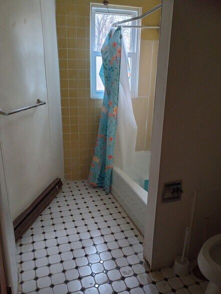 Building Photo - 303 S Atlantic Ave E