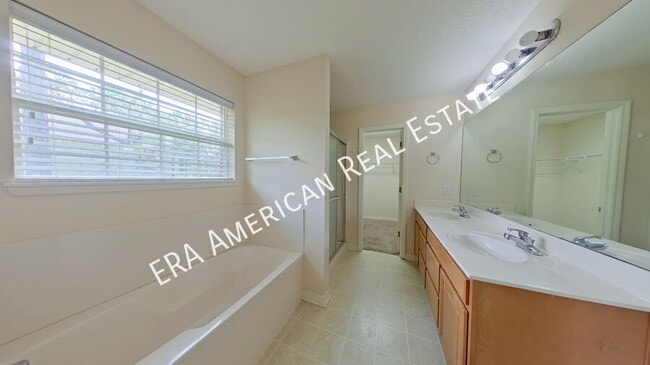 Building Photo - 6648 Longview St