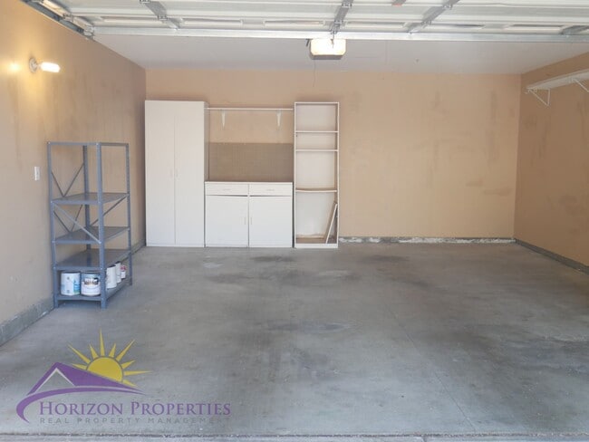 Building Photo - 3 Bed 2 Bath 1,130 sqft Single Family Home...