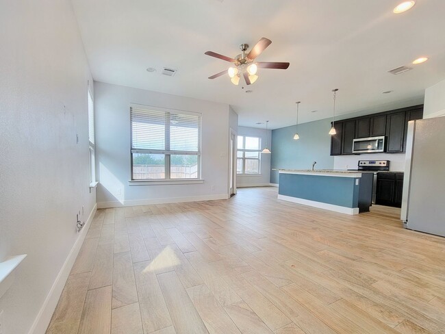 Building Photo - Gorgeous 3 BR/2.5 BA Single-Family Home in...