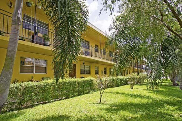 Building Photo - 425 SW 3rd St