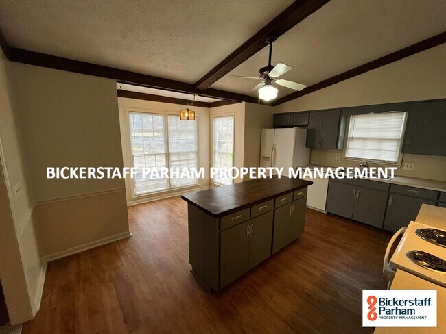 Building Photo - Located in Northern Columbus!