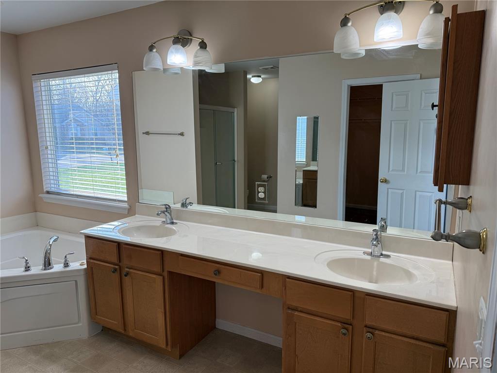 Building Photo - 733 Pecan Hill Dr